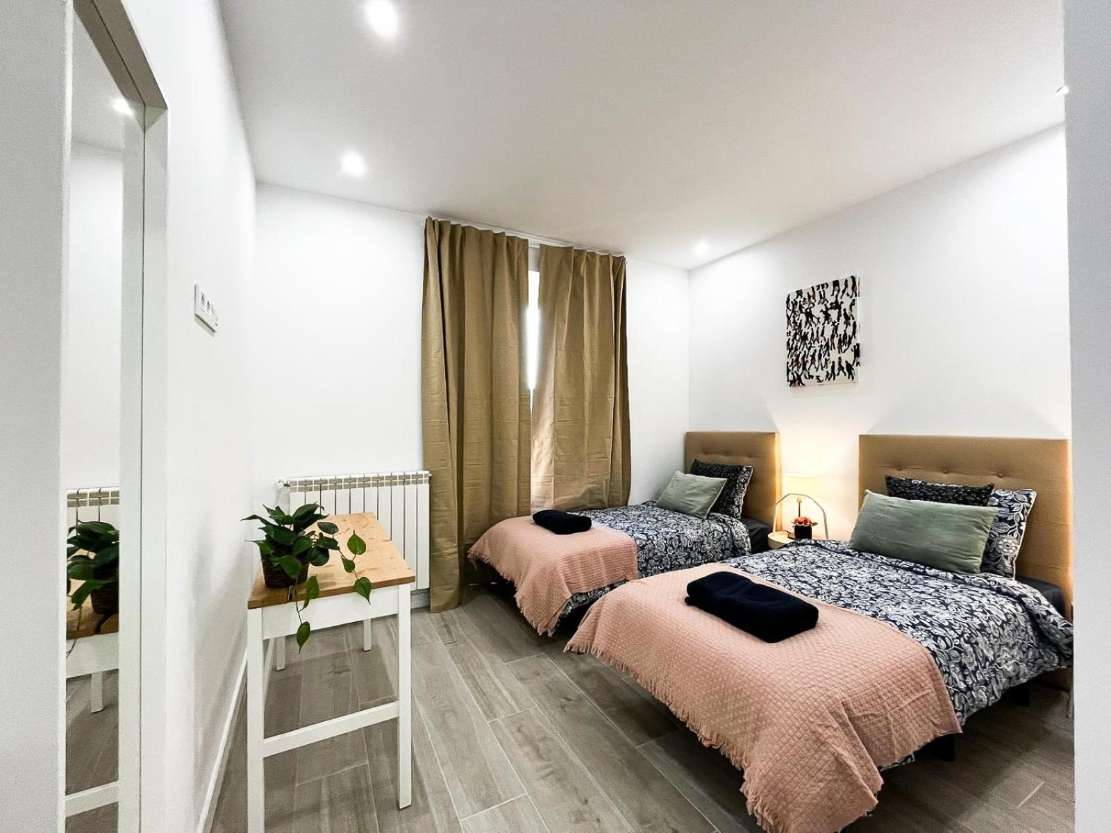 Madrid Private Rooms - Ferrer エクステリア 写真