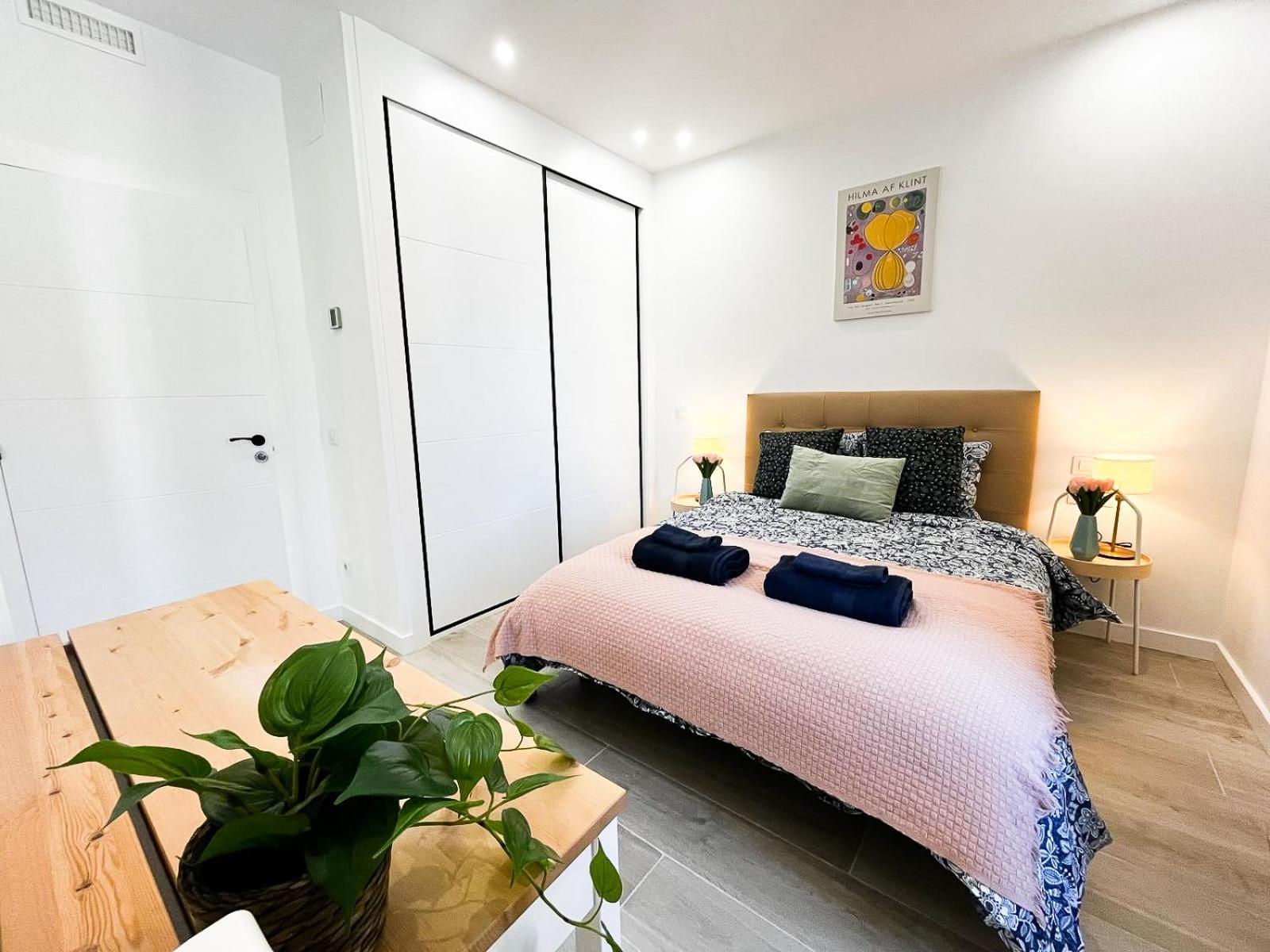 Madrid Private Rooms - Ferrer エクステリア 写真