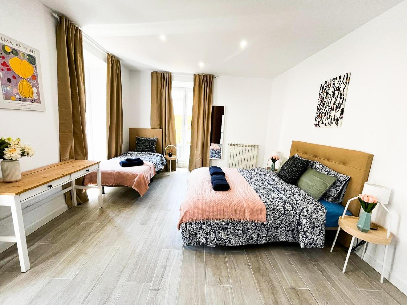 Madrid Private Rooms - Ferrer エクステリア 写真